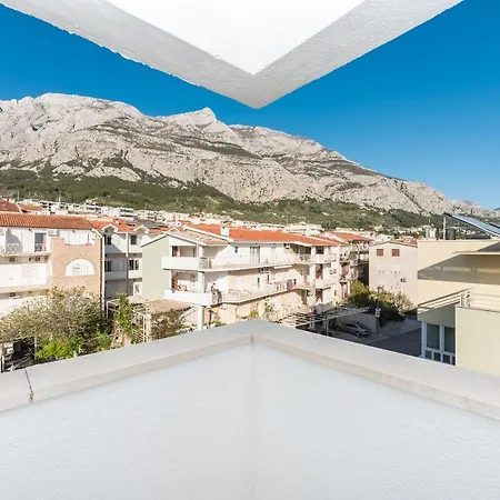 Vista Mare - 3 Bedroom, Sea View Apartament