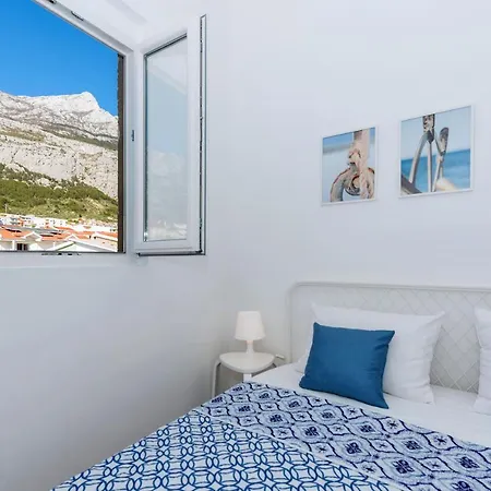 Vista Mare - 3 Bedroom, Sea View Apartament Makarska